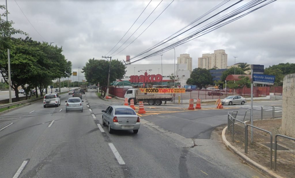 Pista Local Da Marginal Do Tiet Interditada Na Lapa Para Vistoria